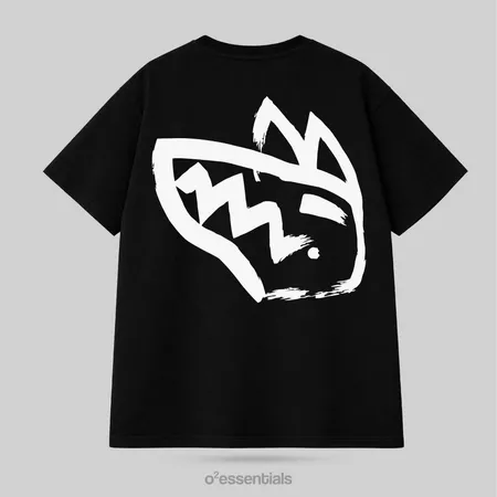O2 Essentials Oversized T-Shirt – Long Bite Black front view